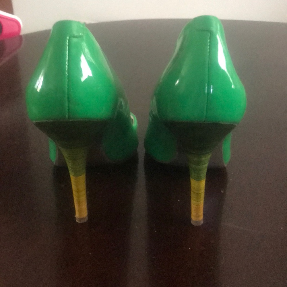 Heels - Picture 2 of 3